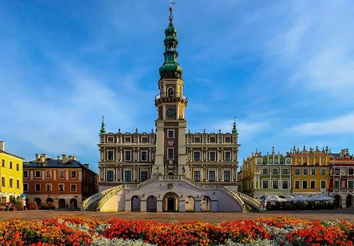 Atrakcje przyciągające turystów do Zamościa – zabytki, wydarzenia i więcej