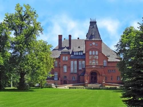 Pałac w Kobylnikach - historia, architektura i tajemnice tego miejsca