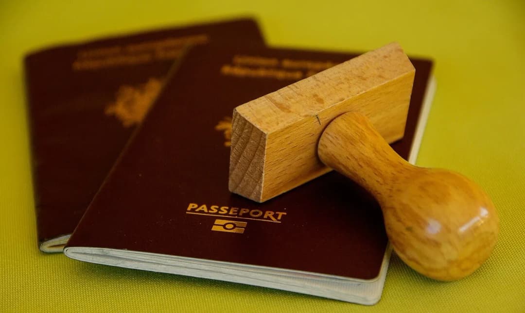 Jak rozpoznać paszport biometryczny i uniknąć problemów z podróżą