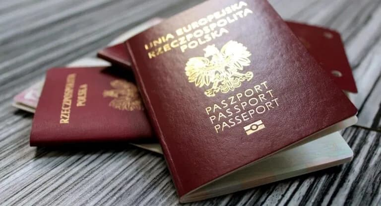 Czy do Francji potrzebny jest paszport? Oto, co musisz wiedzieć o dokumentach